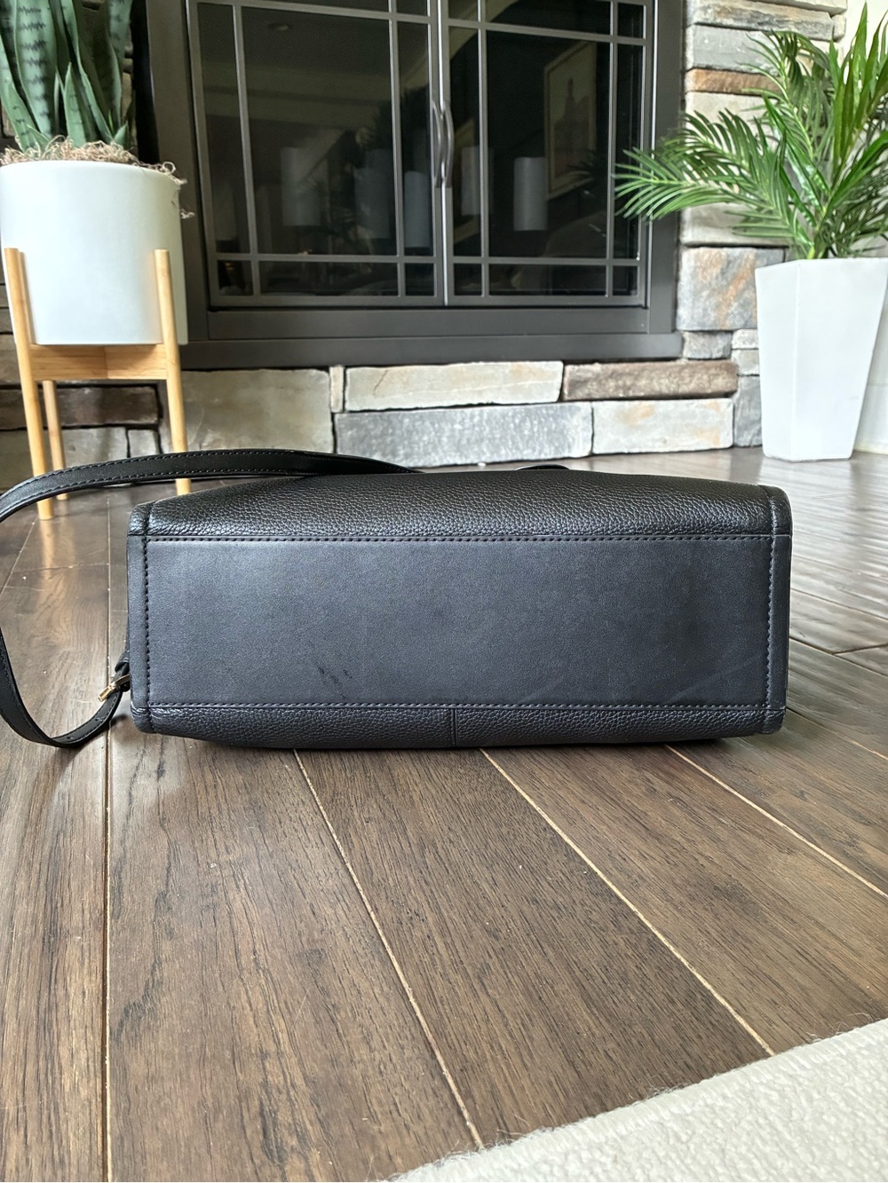 Michael Kors Black Leather Logo Tote Bag NWOT - Picture 11 of 15